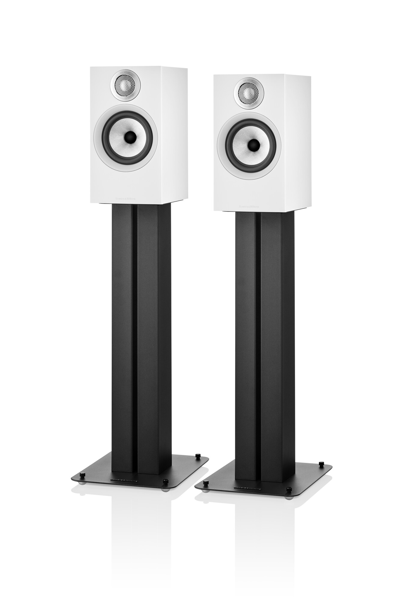 Low--607 S2 Anniversary Edition Pair Matte White with Stand